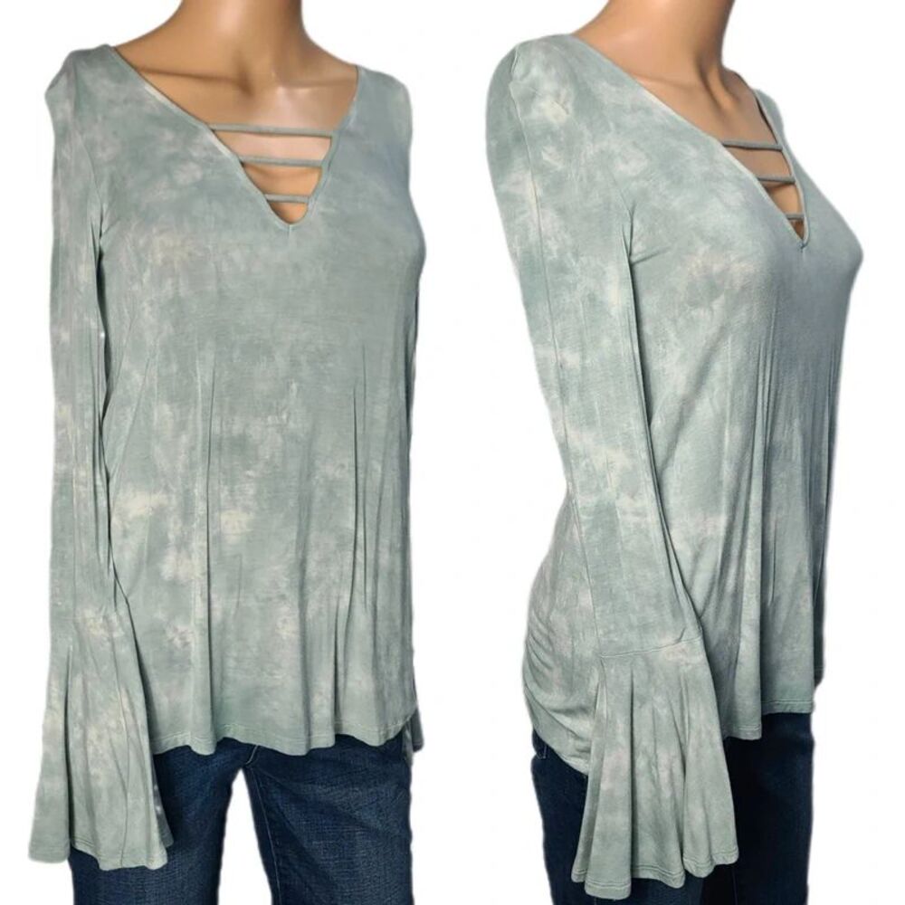 American Eagle XS oversized caged V-neck tie-dye top bell sleeve Soft & Sexy